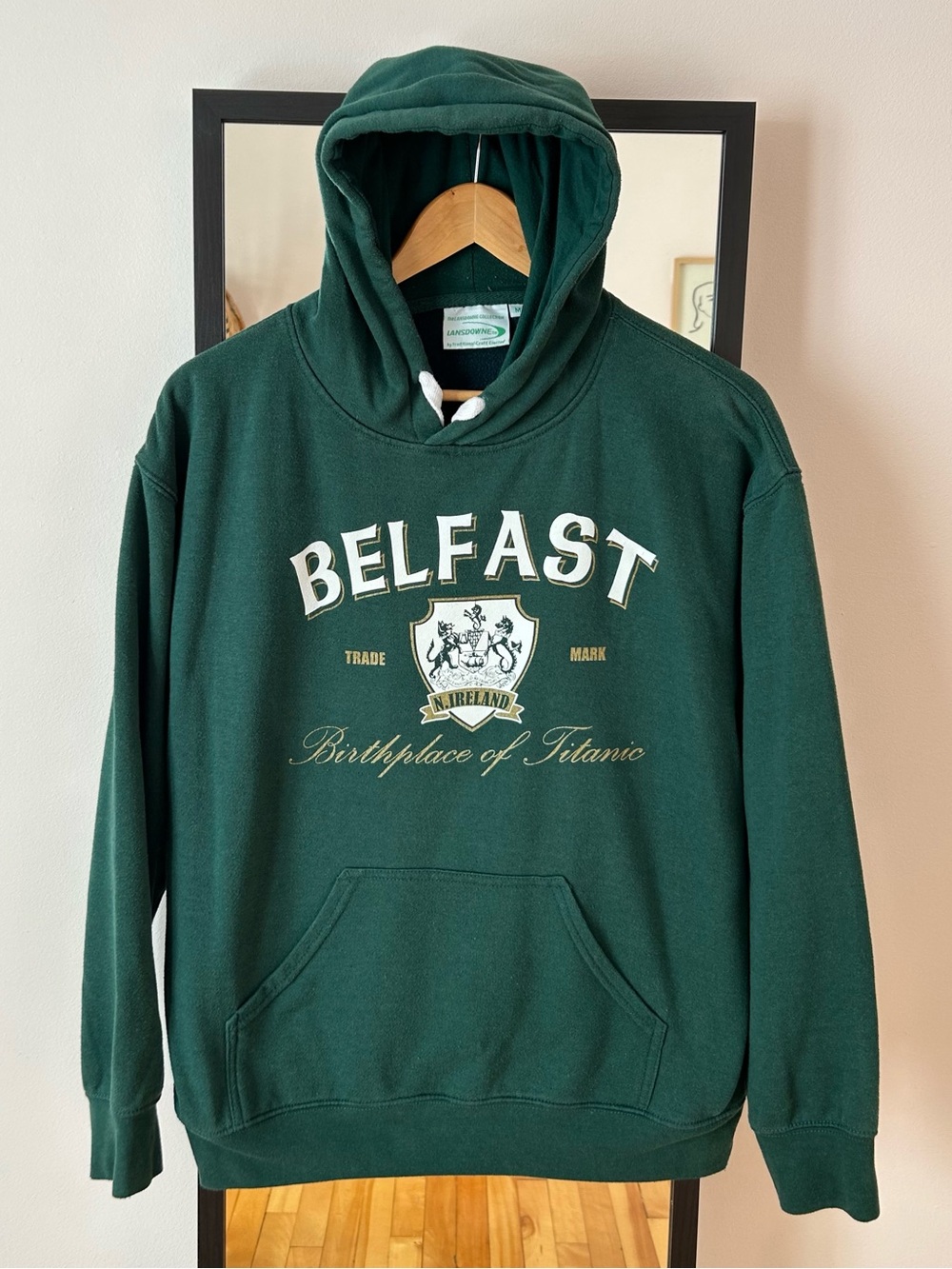 Vintage Y2K Belfast Northern Ireland  souvenir tourist hoodie sweater Landsdowne